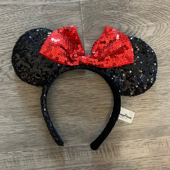 Sequined Minnie Mouse ears. Headband. Classic red and black. Disney. New. - Picture 1 of 3